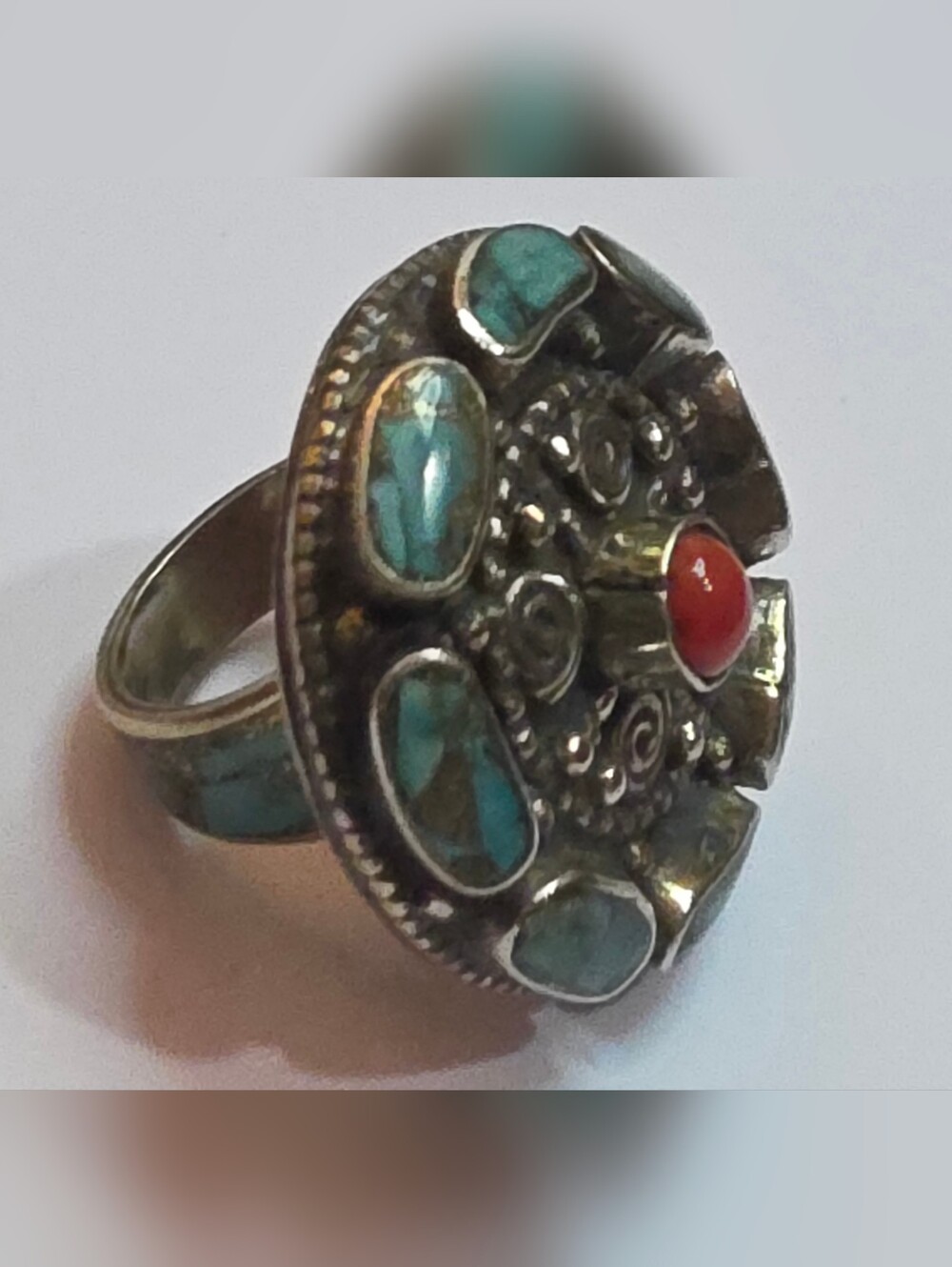 VINTAGE SILVER TURQUOISE AND CORAL RING 26.2 GRAMS  SIZE 7